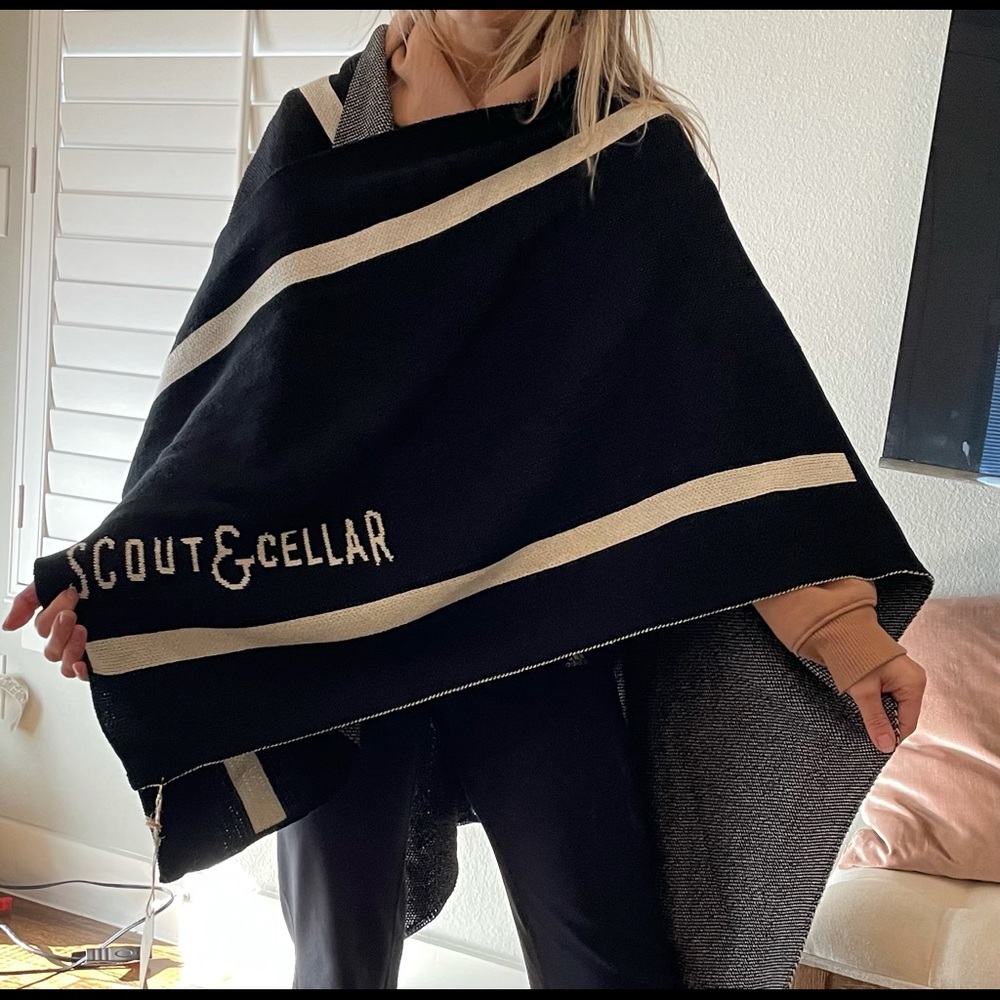 Poncho by In2green